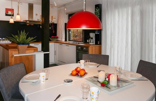Frankenau House | Cosy apartment in villa for 4 guests with WIFI, TV, terrace and pets allowed