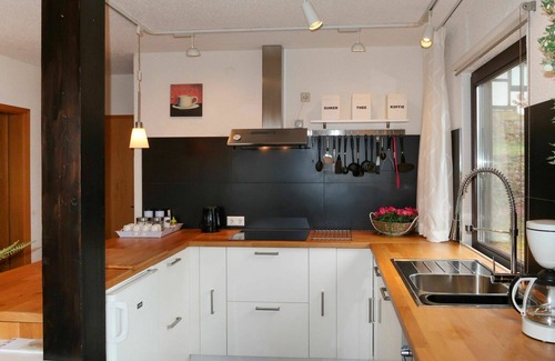 Frankenau House | Cosy apartment in villa for 4 guests with WIFI, TV, terrace and pets allowed