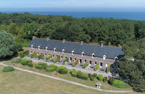 Pleherel-Plage-Vieux-Bourg House | Cosy apartment in villa for 4 guests with WIFI, TV, terrace and pets allowed