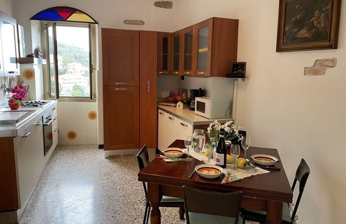 Pietrabruna House | Cosy apartment in villa for 6 people with WIFI, TV and terrace