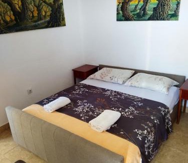Rana Apartment | Cosy Apartment in Ulcinj with Sea View - 40 m²