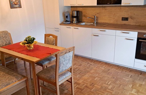 Oberwang Villa | Cosy apartment in villa for 5 people with WIFI, TV and balcony