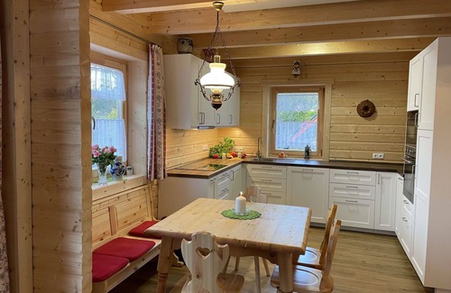 Oberkreuzberg House | Cosy apartment in villa for 6 people with pool, WIFI, hot tub, TV and patio