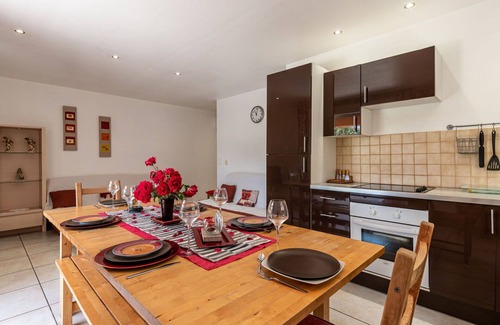 Morta Villa | Cosy apartment in villa for 7 guests with A/C, pool, WIFI, TV and terrace