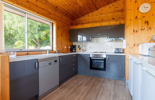 Drumnadrochit House | Cosy apartment in villa for 6 guests with WIFI, TV, patio, panoramic view and parking
