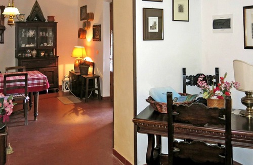 Orciatico Villa | Cosy apartment in villa with pool, WIFI, TV, terrace, pets allowed, panoramic view and parking