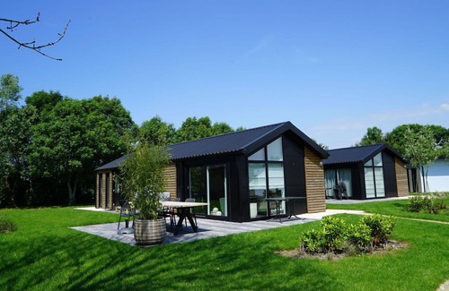 Vleteren House | Cosy apartment in villa for 6 people with WIFI, TV and terrace