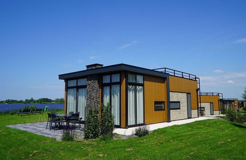 Vleteren House | Cosy apartment in villa for 6 people with WIFI, TV and terrace