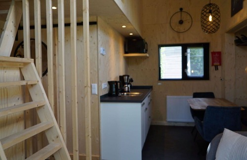 Vleteren House | Cosy apartment in villa for 4 people with WIFI, TV, terrace and parking