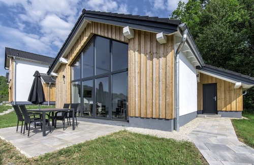 Mistelgau House | Cosy apartment in villa for 6 guests with WIFI, TV, terrace and pets allowed