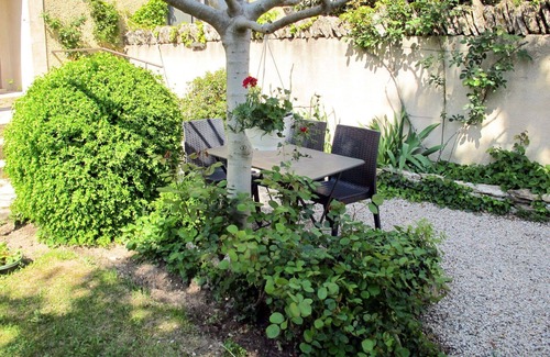 Menerbes House | Cosy apartment in villa for 4 people with WIFI, TV and patio