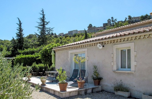 Menerbes House | Cosy apartment in villa for 4 people with WIFI, TV and patio