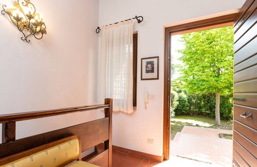 Poderi Villa | Cosy apartment in villa with private pool, WIFI, hot tub, TV, patio, pets allowed, panoramic view