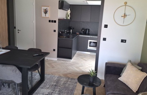 Ossiach House | Cosy apartment in villa for 4 guests with WIFI, TV and terrace
