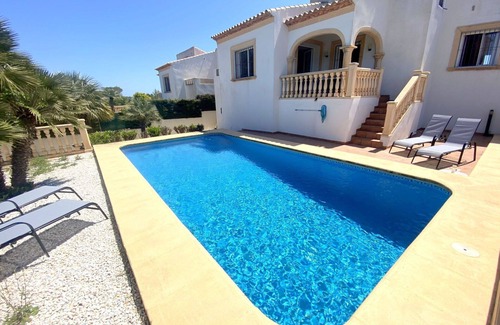 Costa Nova House | Cosy apartment in villa with WIFI, A/C, private pool, TV, terrace, pets allowed and parking