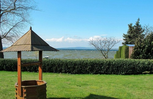 Verchen House | Cosy apartment in villa for 4 guests with WIFI, TV, patio and pets allowed