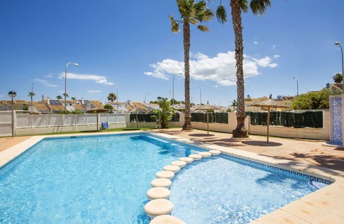 Vergel House | Cosy apartment in villa for 4 guests with WIFI, A/C, pool, TV, terrace and parking