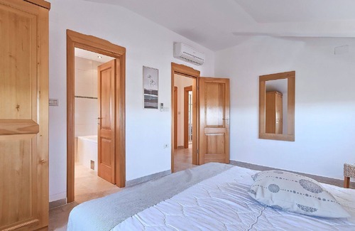 Bibali House | Cosy apartment in villa for 4 guests with pool, A/C, WIFI, TV, terrace, panoramic view and parking