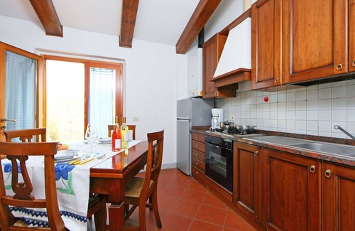 San Leolino Villa | Cosy apartment in villa for 2 guests with pool, A/C, WIFI, TV, terrace, pets allowed and parking