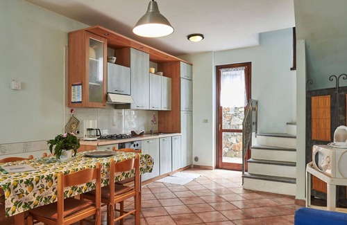 Colico House | Cosy apartment in villa for 9 people with private pool, WIFI, TV, patio and parking