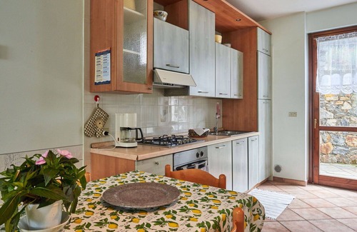 Colico House | Cosy apartment in villa for 9 people with private pool, WIFI, TV, patio and parking