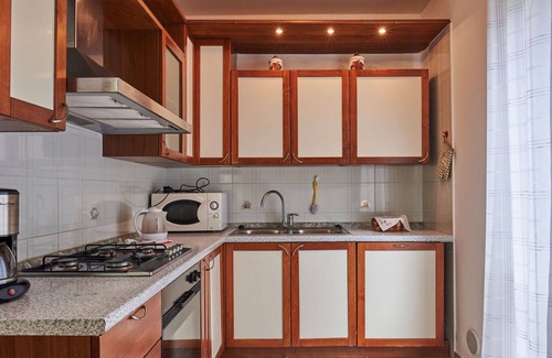 Colico House | Cosy apartment in villa for 9 people with private pool, WIFI, TV, patio and parking