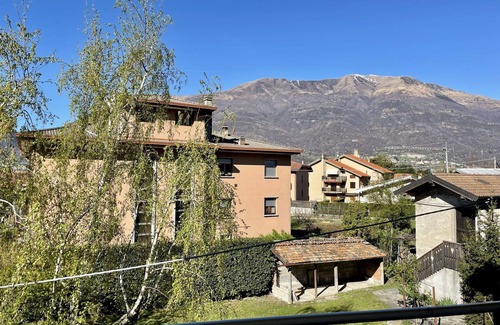 Dervio Villa | Cosy apartment in villa for 6 guests with A/C, WIFI, TV, patio and parking