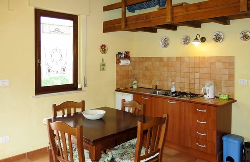Collecorvino Villa | Cosy apartment in villa for 5 guests with WIFI, pool, TV, terrace, pets allowed and parking