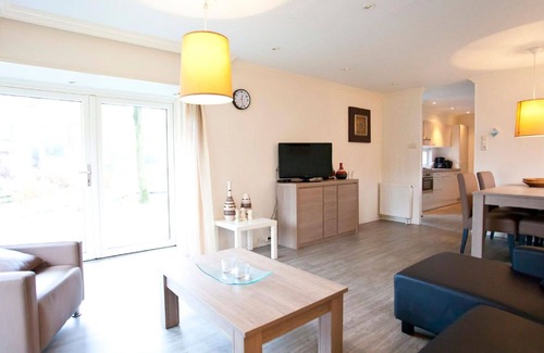 Schaarsbergen House | Cosy apartment in villa for 4 guests with pool, WIFI, TV and terrace