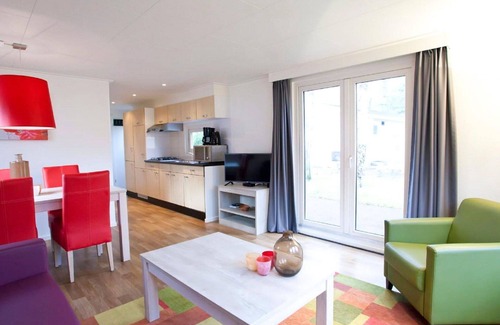 Schaarsbergen House | Cosy apartment in villa for 4 guests with WIFI, pool, TV and terrace