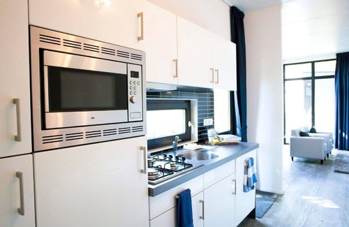 Noordoostelijk van Schaarsbergen House | Cosy apartment in villa for 4 people with WIFI, pool, TV and terrace