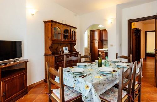 Diano Castello Apartment | Cosy apartment for 6 people with WIFI, pool, TV, terrace and pets allowed