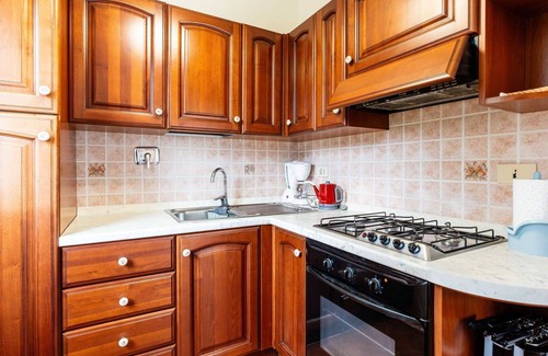 Diano Castello Apartment | Cosy apartment for 6 people with WIFI, pool, TV, terrace and pets allowed
