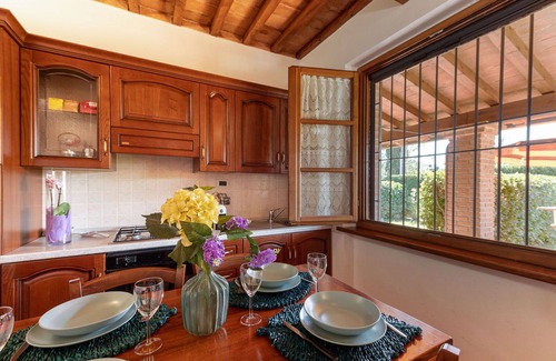 Massa Marittima House | Cosy apartment in villa for 6 people with A/C, WIFI, TV, terrace and pets allowed