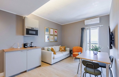 Porto Recanati Apartment | Cosy apartment for 4 guests with WIFI, pool, A/C, TV, terrace and panoramic view