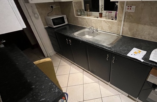 Ipswich Apartment | Cosy apartment near town centre and close to train station with parking!