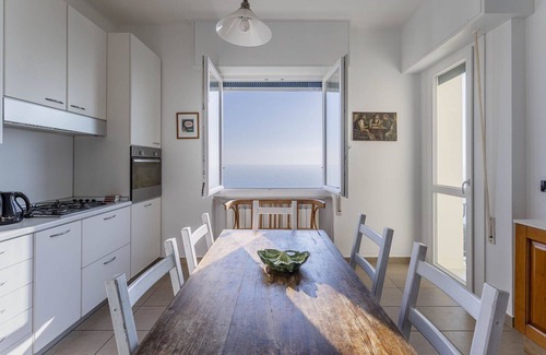 Pieve Ligure Apartment | Cosy apartment with A/C, WIFI, TV, balcony, panoramic view and parking, close to Portofino