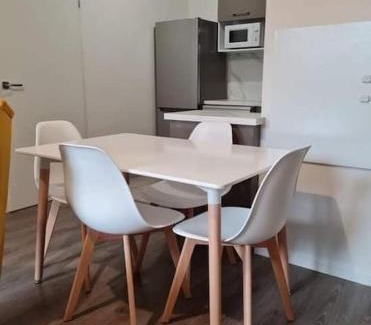Bezons Apartment | Cosy apartment with garden and parking near Paris