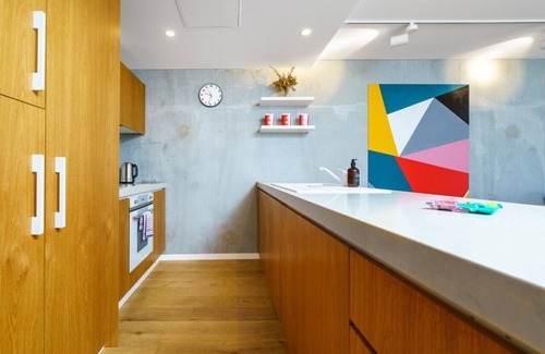 Braddon Apartment | Cosy Apartment with Study in Central Braddon