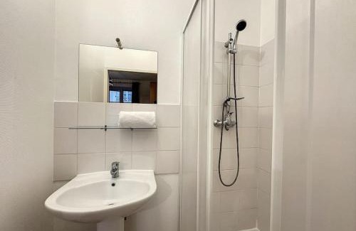 Voltaire - Saint Amour Apartment | Cosy Appt, Centre ville Paul Bert 4