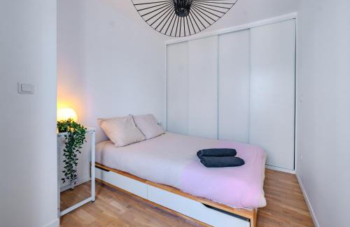 Quartier de Rochechouart Apartment | Cosy Apt 6 Guests for Family
