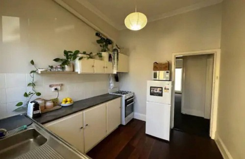 Fremantle Apartment | Cosy Apt metres from Fremantle Markets and Bathers