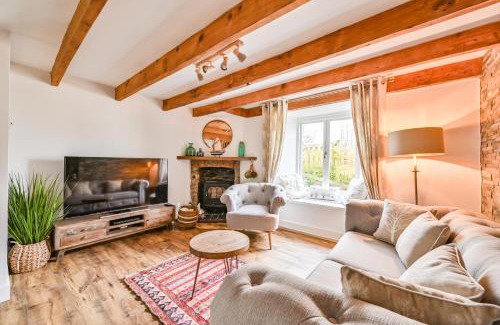 Chapel Ground House | Cosy Bake Cottage, Great Location in Looe, Cornwall