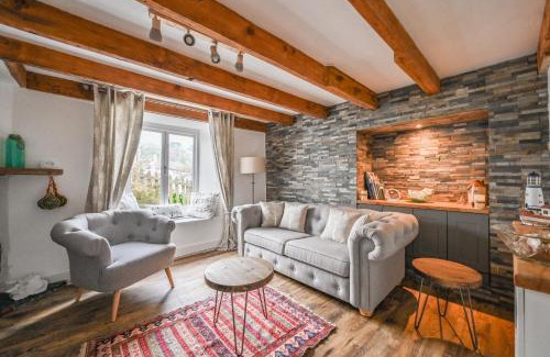 Chapel Ground House | Cosy Bake Cottage, Great Location in Looe, Cornwall