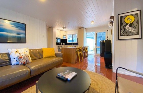 Ventnor House | Cosy Beach Cottage with large garden in walking distance from the beach.