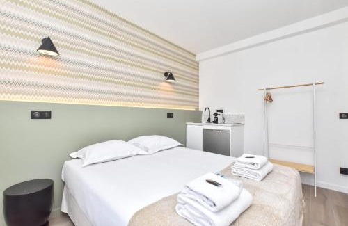 Quartier de Javel Apartment | Cosy Bedroom near Tour Eiffel Champs de Mars