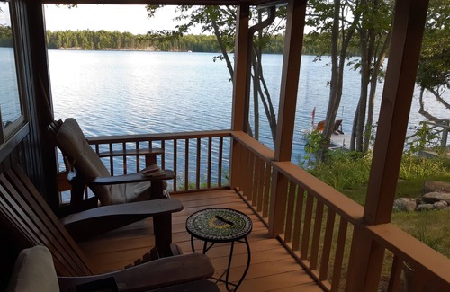 Tay Valley Cottage | Cosy cabin steps from the lake