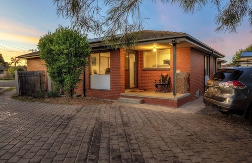 Whittington House | Cosy carefree home for your comfort