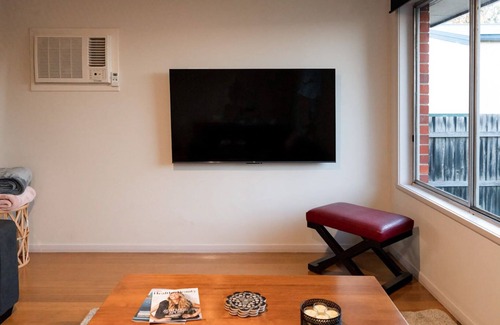 Whittington House | Cosy carefree home for your comfort