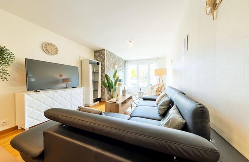 Reims City Centre Apartment | Cosy Cathedral (Parking ,Wifi)